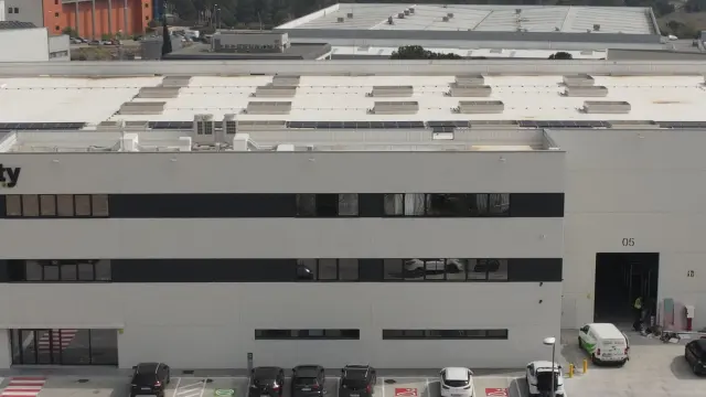 Edificio que Montepino entregó recientemente a Eternity Technologies, un nuevo centro tecnológico e industrial en Barcelona.