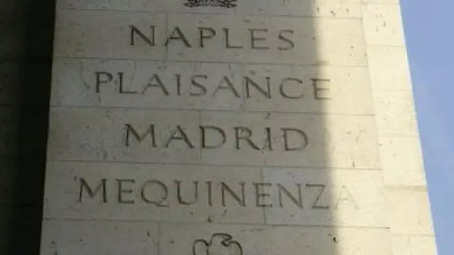 ¿Por qué el nombre de Mequinenza aparece en el Arco del Triunfo de París?