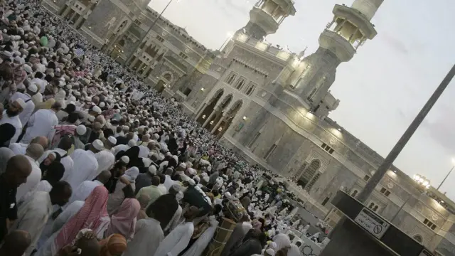 Peregrinos en la gran mezquita de La Meca, en Arabia Saudí, en una imagen de archivo