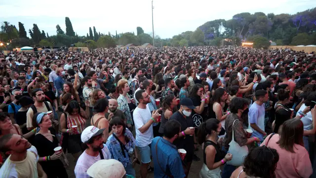 Asistentes al primer festival multitudinario sin distancias, el sábado en Barcelona.