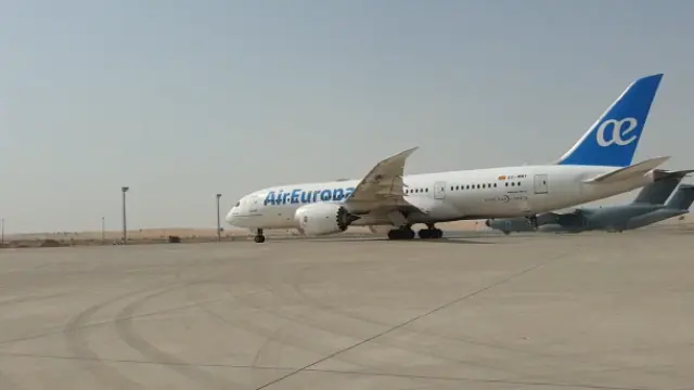 El avión de Air Europa con evacuados de Afganistán despega en Dubái con destino Madrid.