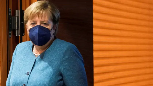 Angela Merkel, este miércoles, entrado en la última reunión con su gabinete gubernamental.