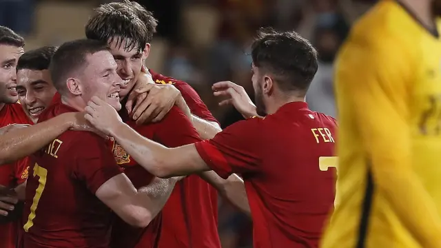 Los jugadores de España celebrando uno de los goles
