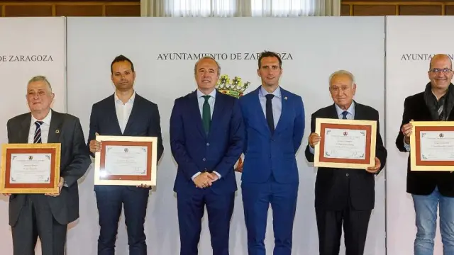 El Ayuntamiento homenajea a los Zaragozanos Ejemplares, Aspanoa y Atades, por su "enorme compromiso social"