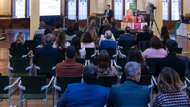 Presentación del proyecto Testacos en la Sala de las Columnas de la sede de Caja Rural de Aragón en Zaragoza.