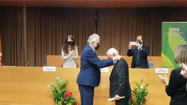 Vicente Salas, catedrático emérito de la Universidad de Zaragoza, nombrado 'honoris causa'