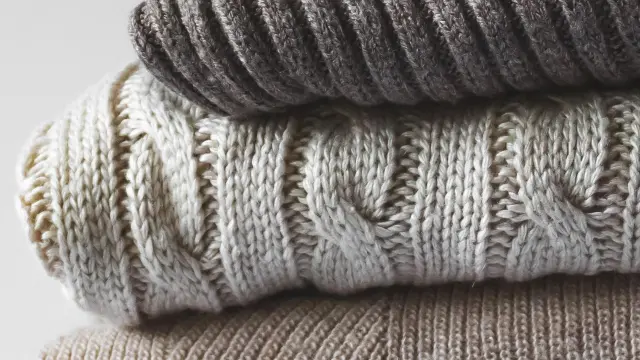 Varios jerséis de invierno.
