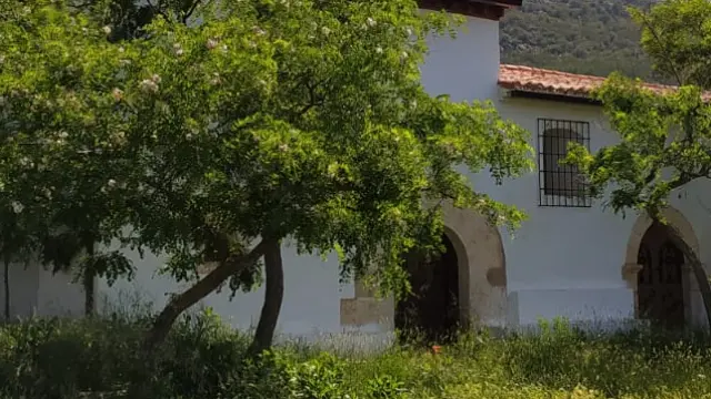 Ermita de la virgen de la Olmeda, lugar donde se suele bailar el villano de Used.