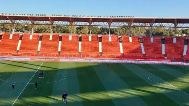 Los jugadores del Real Zaragoza, a su llegada al estadio de los Juegos Mediterráneos de Almería, hora y media antes de partido de esta tarde del sábado.
