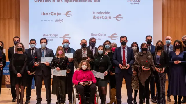Los premiados por Ibercaja en la gala de los premios 'Impulso Solidario'.