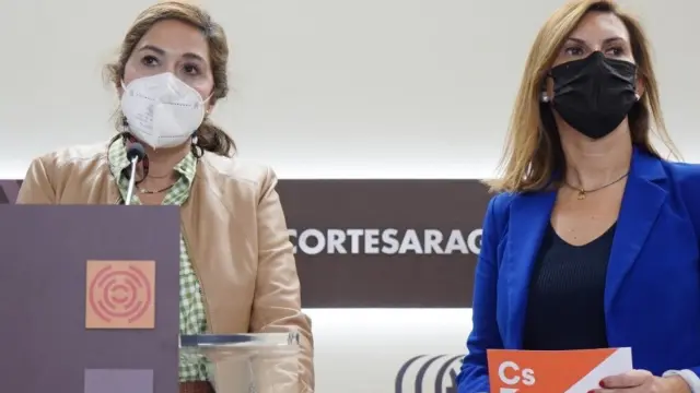 Las diputadas de Cs Susana Gaspar y Jara Bernués.