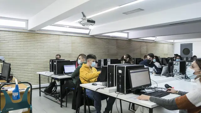 Alumnos de Periodismo en clase, en una imagen del pasado octubre en el campus San Francisco de la Universidad de Zaragoza.