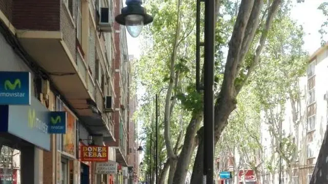 La avenida de Compromiso de Caspe, una de las calles principales del barrio de Las Fuentes