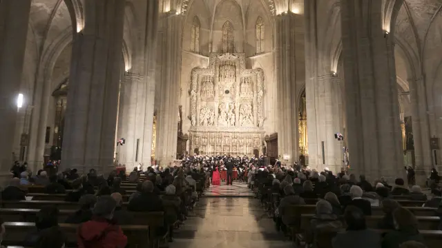 Imagen de la celebración del Tota Pulchra en la catedral de Huesca.
