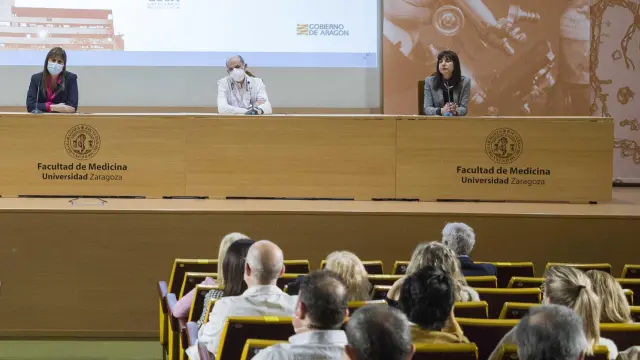 Inauguración del III curso 'Avances en el manejo de la endometriosis', celebrado en la Facultad de Medicina de Zaragoza.