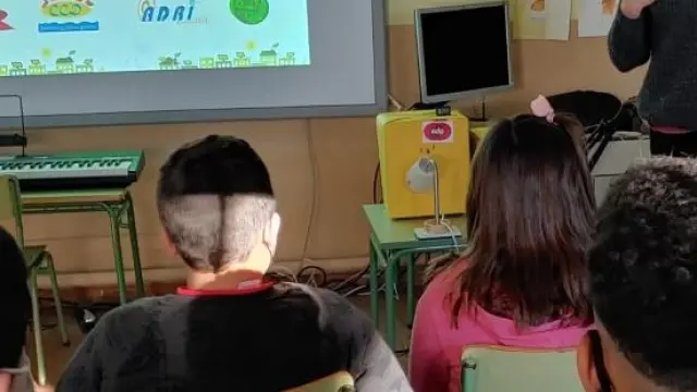 Una de las sesiones desarrolladas en un centro educativo de la zona darocense