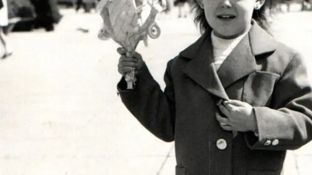Yolanda Polo, en la plaza del Pilar en 1961