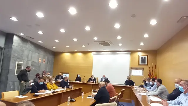 Sesión extraordinaria del pleno del consejo comarcal de Cariñena en la que no se ha llegado a debatir la moción contra Ansón.