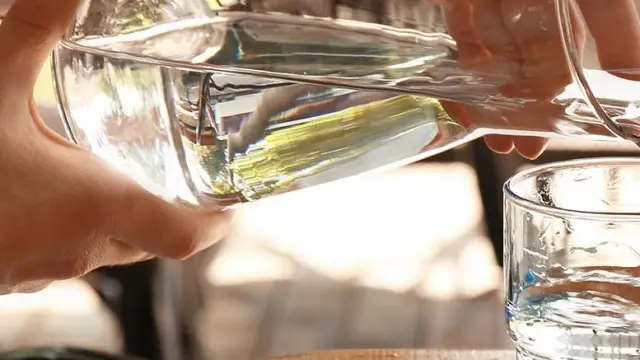 La imagen de la jarra de agua de grifo en los bares podría ser más común de ahora en adelante.