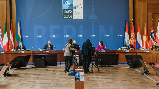 Un momento de la reunión de ministros de Asuntos Exteriores de la OTAN en Berlín.