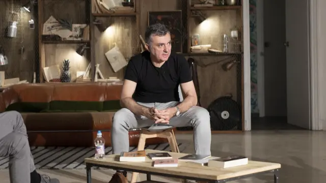 José Sacristán, Manuel Vilas y Pepe Viyuela durante el rodaje del documental.