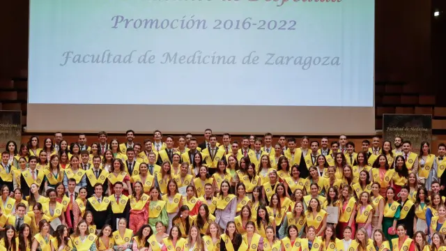 Acto de despedida de 195 alumnos de la promoción 2016-2022 de la Facultad de Medicina.
