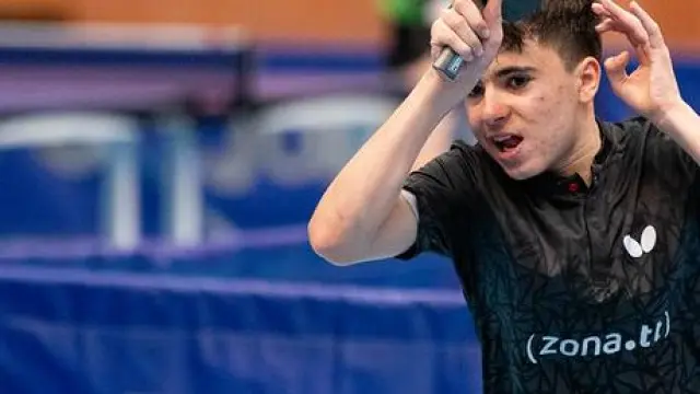 Álex Vivó, uno de los aspirantes al título regional de tenis de mesa
