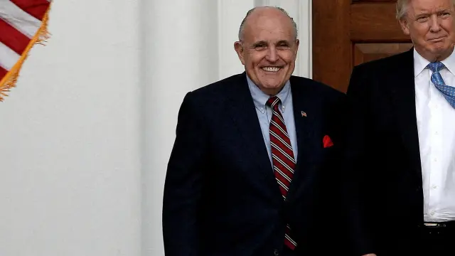 Donald Trump, junto a Rudolph Giuliani, en una imagen de noviembre de 2016.