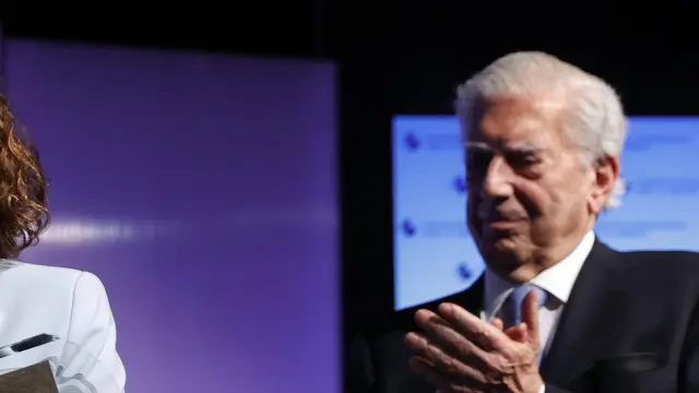 Vargas Llosa entrega el Premio Libertad a Ayuso.