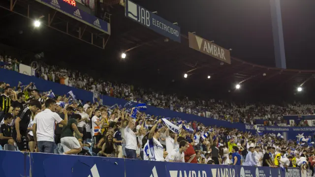 Los aficionados del Real Zaragoza, en La Romareda.