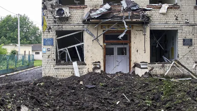 Efectos de los bombardeos en una población ucraniana.