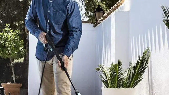 Los aspiradores de exterior y las hidrolimpiadoras son la mejor forma de limpiar nuestras terrazas y jardines.