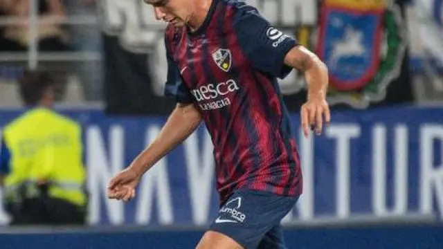Pablo Tomeo, medio canterano de la SD Huesca.