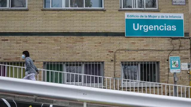 Entrada a las Urgencias del Hospital Infantil de Zaragoza.