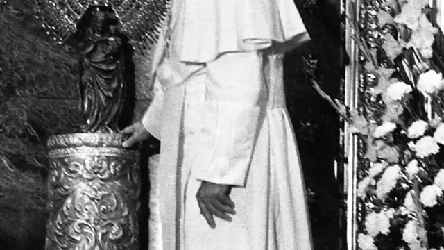 El papa Juan Pablo II, en la basílica del Pilar, en 1984