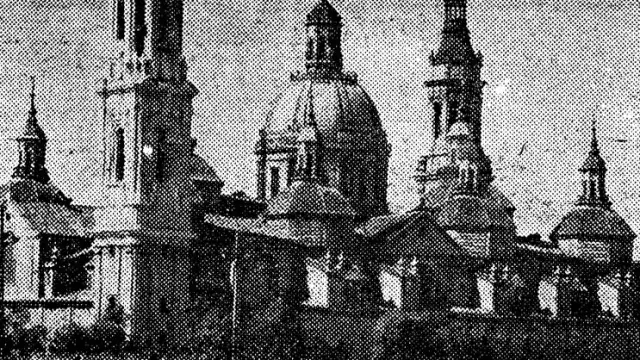Imagen de las torres del Pilar de 1961 cuando se inauguraron las dos que miran al Ebro.