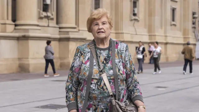 María Pilar Clavería, en la plaza del Pilar este martes.