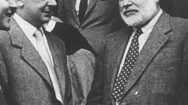Ernest Hemingway en Zaragoza, con José Luis Borau, Pérez Gállego y Joaquín Aranda.