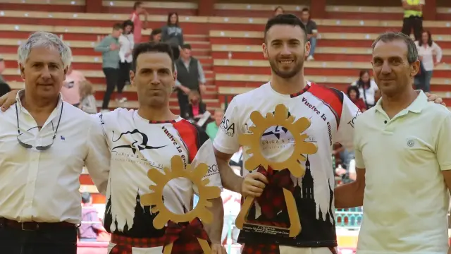 Los ganadores del concurso nacional de recortadores con cintas, Alejandro Cuairán y Roberto Constanza