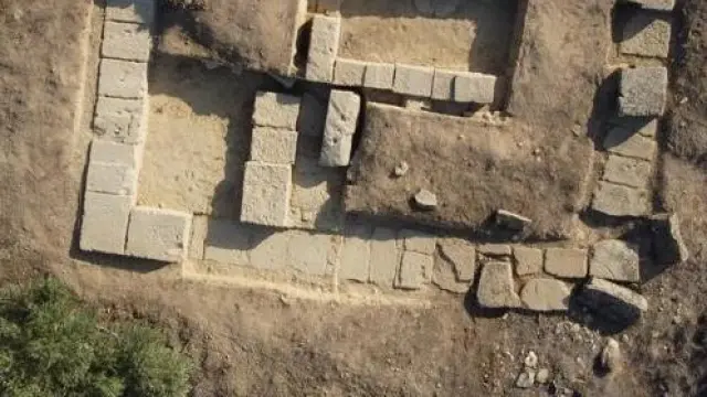 Imagen aérea del monumento funerario tras la segunda campaña de excavaciones arqueológicas.