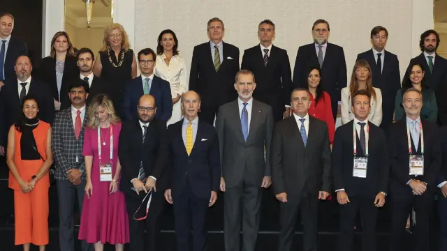 Felipe VI se reúne con empresarios españoles que trabajan en Catar