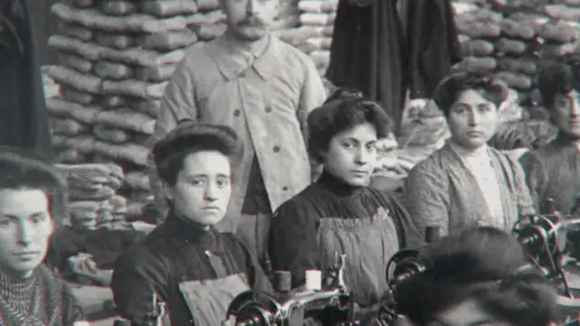 Una fotografía rescatada por el documental sobre el trabajo en las alpargaterías de las mujeres navarras y aragonesas.