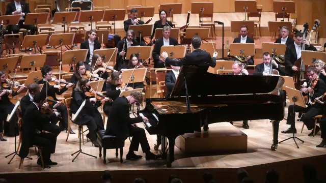 Jan Lisiecki y la Sinfónica de Viena, en la primera parte del concierto en la sala Mozart.