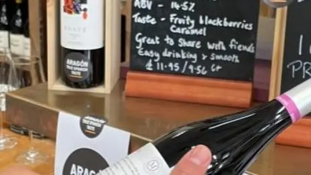 Una botella de vino Enate, presente en la Semana de Aragón en Gales.