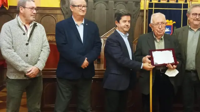 Homenaje del Ayuntamiento de Huesca a la familia Carrera.