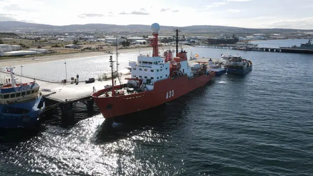 El 'Hespérides' es el buque oceanográfico de la Armada de España que surca los polos de ambos hemisferios del planeta.