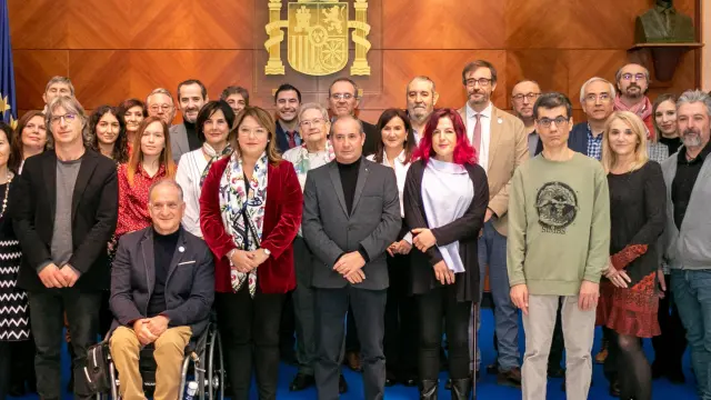 Foto de familia de la presentación de los proyectos 'Mi casa' y 'Rumbo' este jueves en la Delegación de Gobierno de Zaragoza