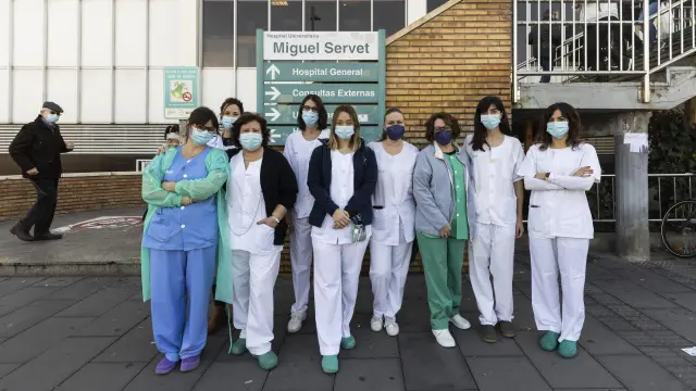 Enfermeras y TCAEs del servicio de Cardiología del Hospital Miguel Servet de Zaragoza denuncian la falta de personal.