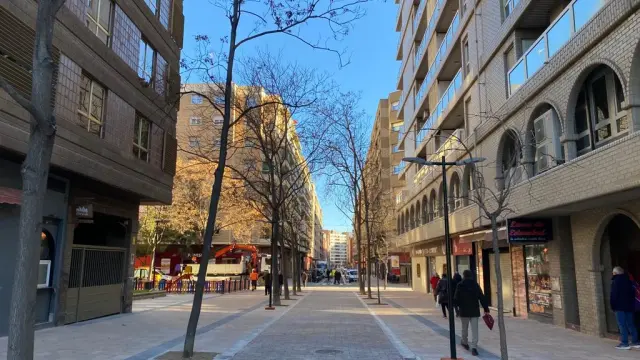 Apertura del último tramo en obras de la calle Reina Fabiola de Zaragoza