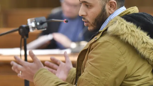 El acusado de agresión sexual, durante su declaración en el juicio de la Audiencia Provincial de Huesca.